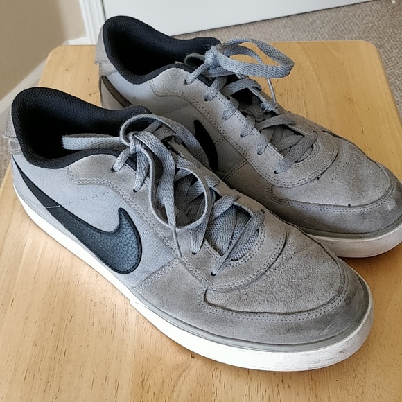 Nike Other - Men's Nike Sneakers